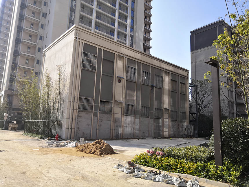 室外仿真植物墻工程案例-施工前