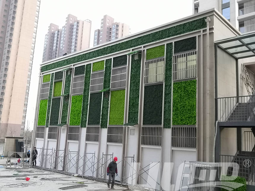 建筑外墻仿真植物墻施工完成